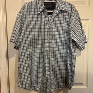Wrangler Men's Gray and Blue Plaid Button Down Shirt